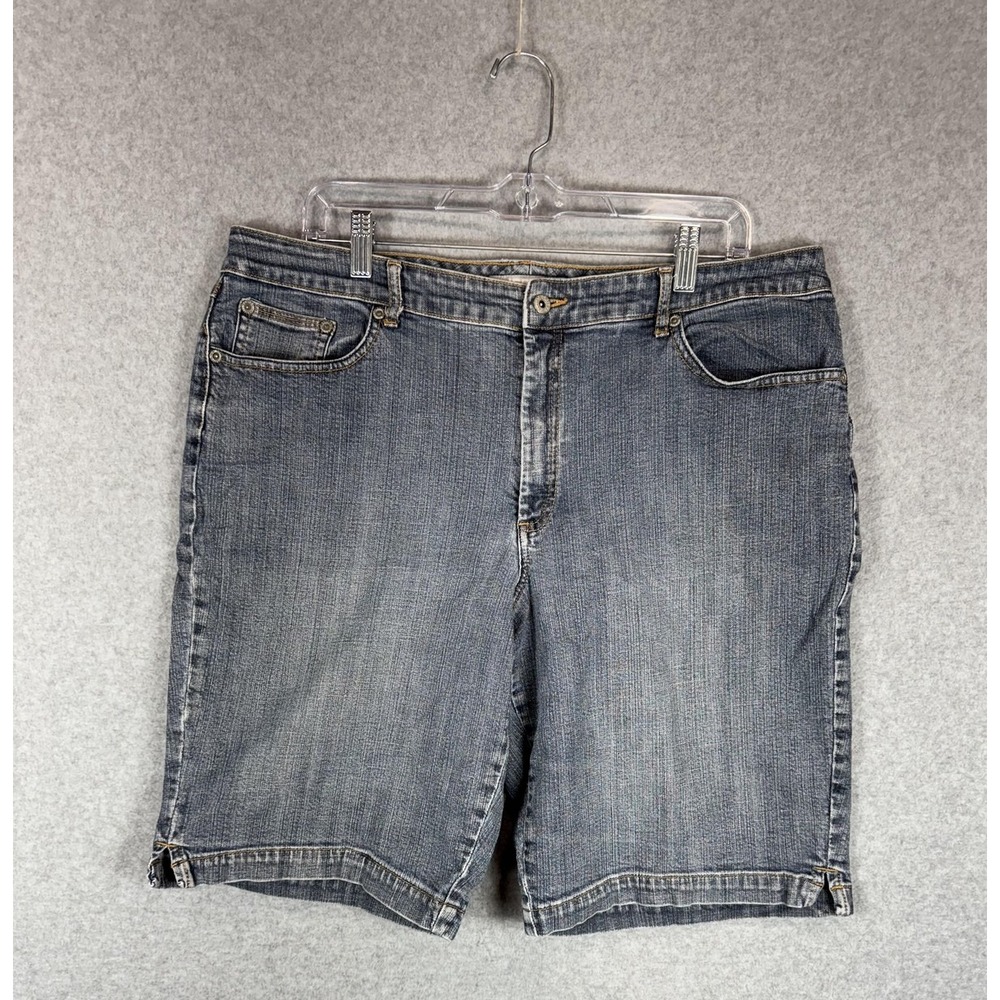Chicos Platinum Shorts Womens Size 3 Blue Denim Mid Rise Stretch Casual Jean